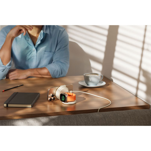 Chargeur sans fil 3-en-1 Qi2 15 W OntheGo de Satechi - Sable