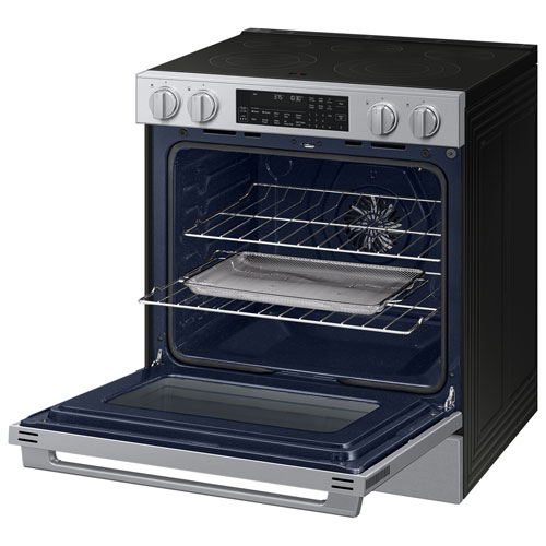 Cuisinière électrique encastrable à surface lisse avec convection véritable 6,3 pi³ 30 po BESPOKE de Samsung (NSE90H63SRAC) - Acier inoxydable