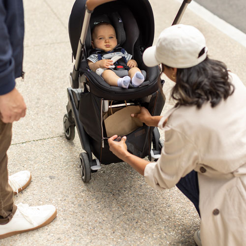 Ensemble Shyft DualRide d'Evenflo avec siège d'auto pour bébé, sac de rangement et grand auvent - Noir Jasper