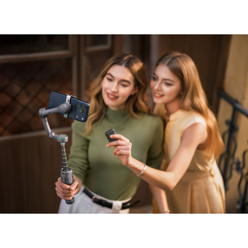 Ensemble de suivi avancé avec stabilisateur à cardan Osmo Mobile 8P de DJI pour téléphone intelligent