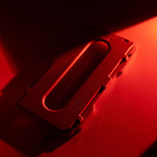 Protecteur d'écran à conversion de lumière rouge de BodyGuardz pour iPhone 17/16 Pro Max